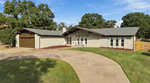 Exterior - 2927 E 75th St, Tulsa, OK 74136 photo 2 of 6