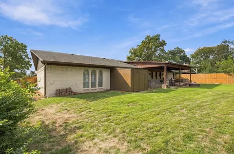 Exterior - 2927 E 75th St, Tulsa, OK 74136 photo 5 of 6