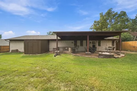 Exterior - 2927 E 75th St, Tulsa, OK 74136 photo 4 of 6