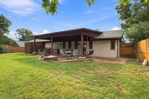 Exterior - 2927 E 75th St, Tulsa, OK 74136 photo 3 of 6