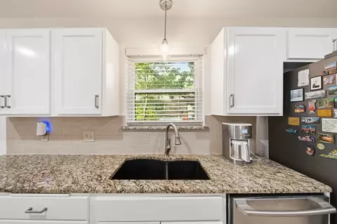 Kitchen - 2927 E 75th St, Tulsa, OK 74136 photo 4 of 4