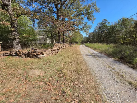 211 W Hulbert Dr, Hulbert, OK 74441 photo 2