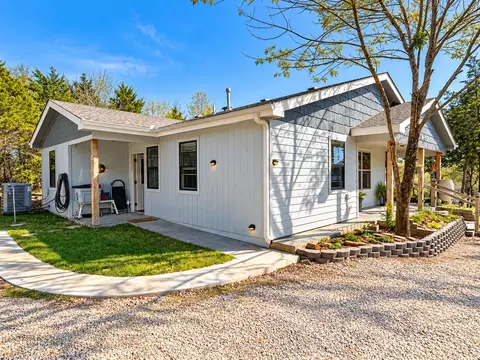 Exterior - 2481 Lodge View Rd, Eufaula, OK 74432 photo 3 of 10