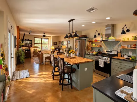 Kitchen - 2481 Lodge View Rd, Eufaula, OK 74432 photo 6 of 8