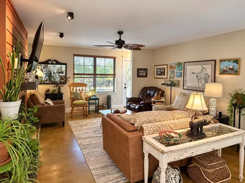 Living - 2481 Lodge View Rd, Eufaula, OK 74432 photo 2 of 5