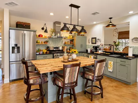 Kitchen - 2481 Lodge View Rd, Eufaula, OK 74432 photo 4 of 8