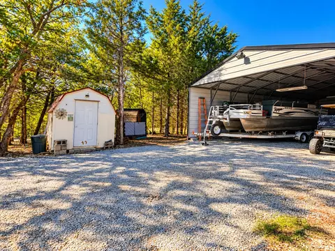Exterior - 2481 Lodge View Rd, Eufaula, OK 74432 photo 4 of 10