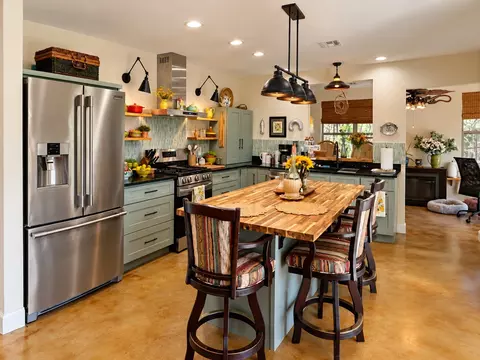 Kitchen - 2481 Lodge View Rd, Eufaula, OK 74432 photo 7 of 8
