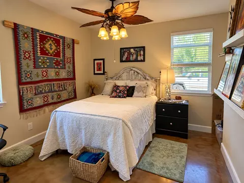 Bedroom - 2481 Lodge View Rd, Eufaula, OK 74432 photo 4 of 5