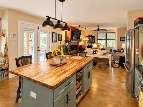 Kitchen - 2481 Lodge View Rd, Eufaula, OK 74432 photo 5 of 8