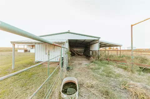 Exterior - 45291 S 33800 Rd, Morrison, OK 73061 photo 5 of 9