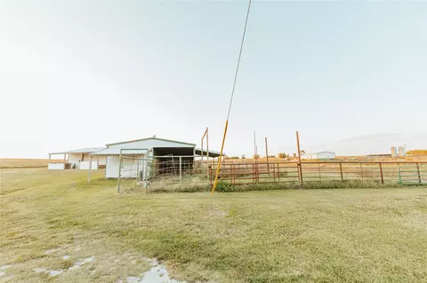 Exterior - 45291 S 33800 Rd, Morrison, OK 73061 photo 4 of 9