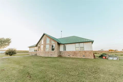 Exterior - 45291 S 33800 Rd, Morrison, OK 73061 photo 1 of 9