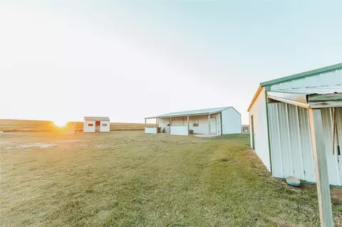 Exterior - 45291 S 33800 Rd, Morrison, OK 73061 photo 6 of 9
