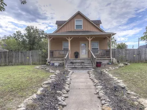 410 E 4th St, Skiatook, OK 74070