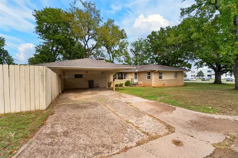 420 E 17th St, Bartlesville, OK 74003
