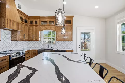 Kitchen - 5321 Tecumseh St, Tulsa, OK 74115 photo 5 of 5