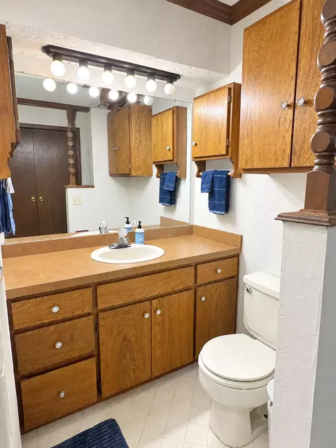 Bath - 109435 S 4154 Rd, Checotah, OK 74426 photo 3 of 6