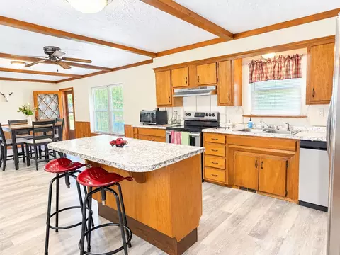 Kitchen - 109435 S 4154 Rd, Checotah, OK 74426 photo 2 of 3