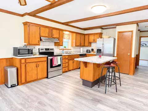 Kitchen - 109435 S 4154 Rd, Checotah, OK 74426 photo 1 of 3