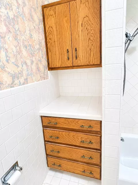 Bath - 109435 S 4154 Rd, Checotah, OK 74426 photo 2 of 2