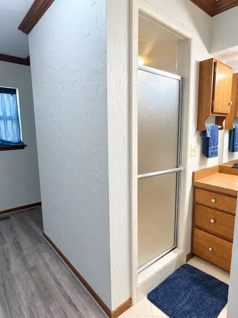 Bath - 109435 S 4154 Rd, Checotah, OK 74426 photo 2 of 6