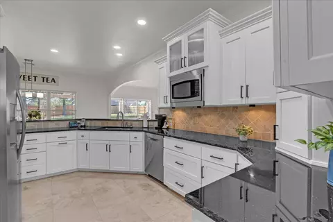 Kitchen - 21192 E 112th St S, Broken Arrow, OK 74014 photo 7 of 15