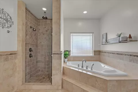 Bath - 21192 E 112th St S, Broken Arrow, OK 74014 photo 7 of 16