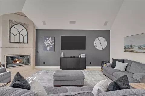 Living - 21192 E 112th St S, Broken Arrow, OK 74014 photo 2 of 5