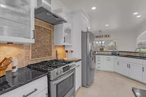 Kitchen - 21192 E 112th St S, Broken Arrow, OK 74014 photo 8 of 15