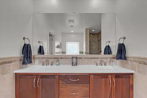 Bath - 21192 E 112th St S, Broken Arrow, OK 74014 photo 5 of 16