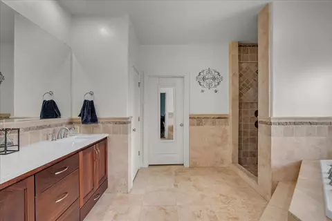 Bath - 21192 E 112th St S, Broken Arrow, OK 74014 photo 4 of 16