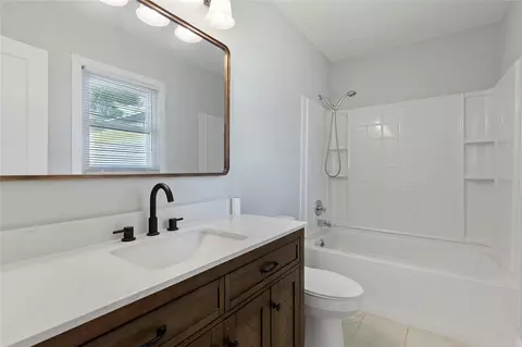 Bath - 907 SE 4th St, Wagoner, OK 74467 photo 1 of 2