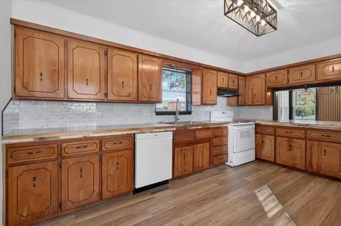 Kitchen - 600 E 14th St, Dewey, OK 74029 photo 2 of 3