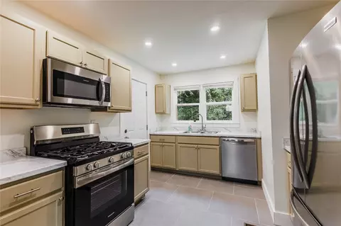 Kitchen - 4267 E Young Pl, Tulsa, OK 74115 photo 1 of 3