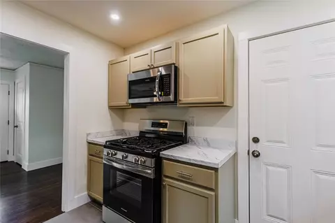 Entry Way - 4267 E Young Pl, Tulsa, OK 74115 photo 3 of 3