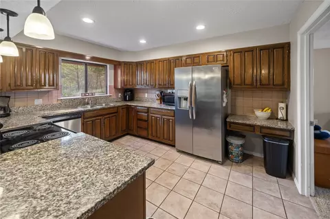 Kitchen - 34418 E 698 Rd, Wagoner, OK 74467 photo 1 of 2