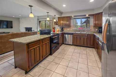 Kitchen - 34418 E 698 Rd, Wagoner, OK 74467 photo 2 of 2