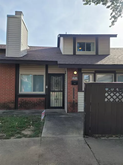 10913 E 11th Place 8-2c, Tulsa, OK 74128