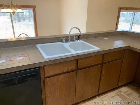 1416 Howard Dr, Davis, OK 73030 photo 9