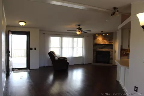 370 Eastgate Loop, Ardmore, OK 73401 photo 3