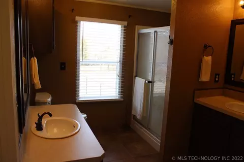 370 Eastgate Loop, Ardmore, OK 73401 photo 7