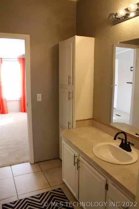 370 Eastgate Loop, Ardmore, OK 73401 photo 17