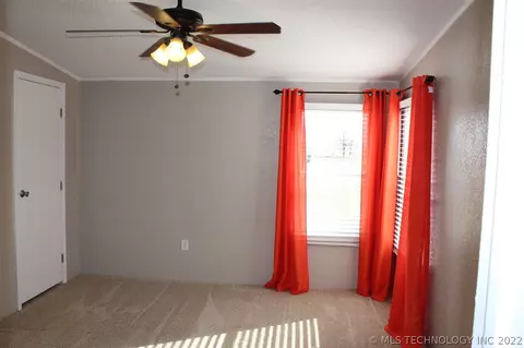 370 Eastgate Loop, Ardmore, OK 73401 photo 9