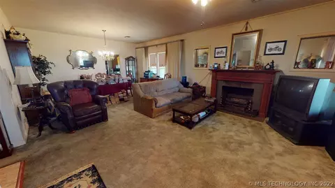 605 S 4th St, Davis, OK 73030 photo 4