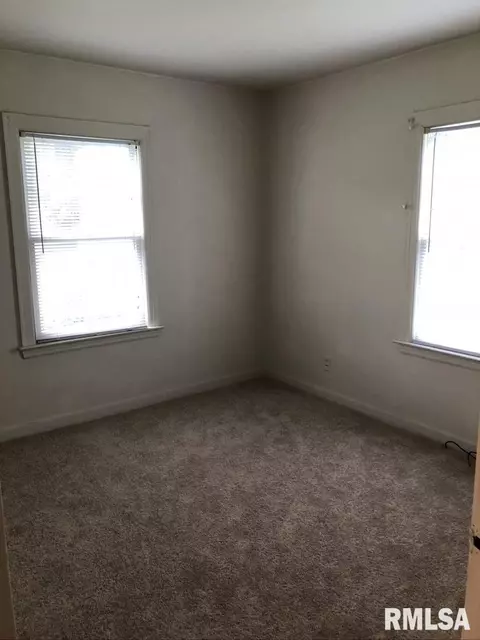 525 Wood Ave, Springfield, IL 62702 photo 6