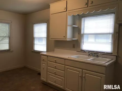 525 Wood Ave, Springfield, IL 62702 photo 5