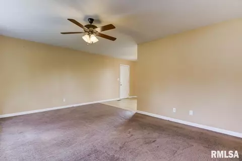27 Birch Dr, Chatham, IL 62629 photo 4