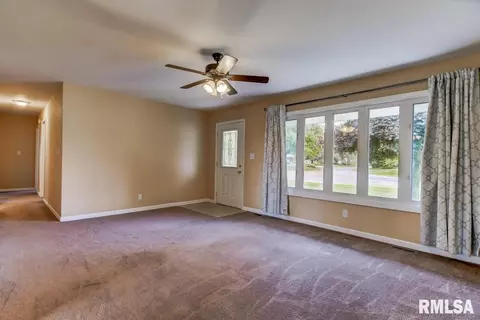 27 Birch Dr, Chatham, IL 62629 photo 3