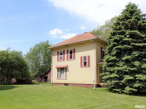 401 E Main St, Altona, IL 61414 photo 6